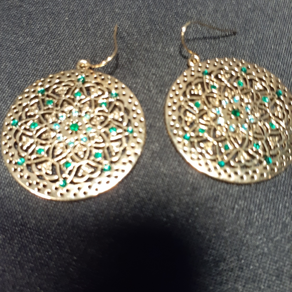 Golden Disc Earrings with Emerald Green Stones